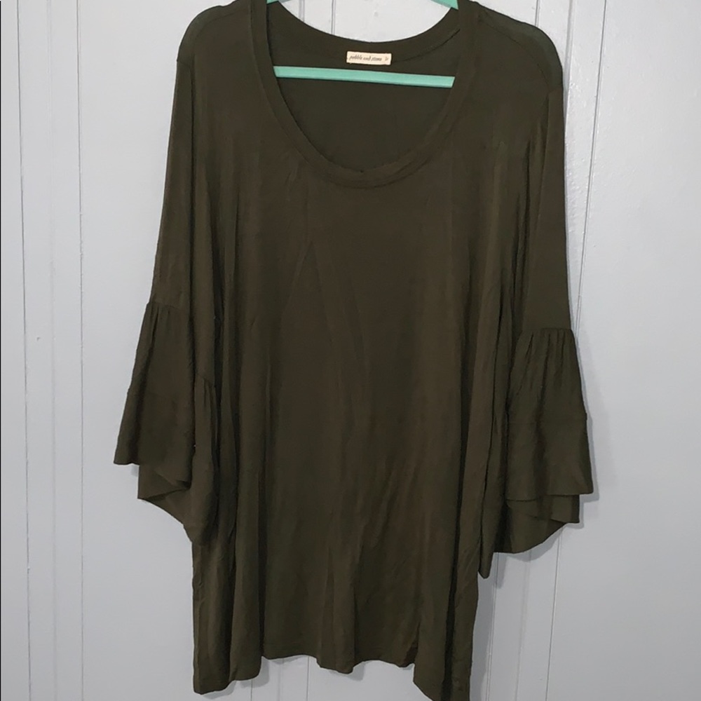 Pebble and Stone green blouse